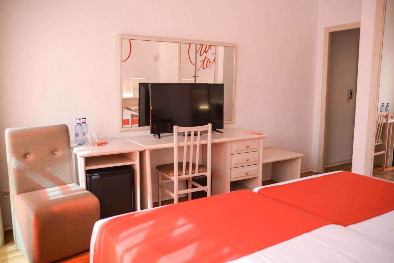 Lloret Vibe Affiliated By Fergus (Adults Only) Lloret de Mar Extérieur photo